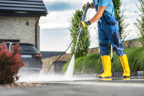 Why Choose Our Certified Pressure Washing Experts for Your Project Needs in Savoy, IL?